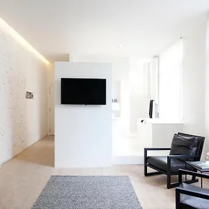 Maison Nationale Flats & Bed and breakfast